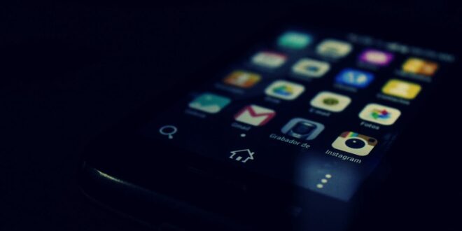 cara mengatasi download tertunda di playstore