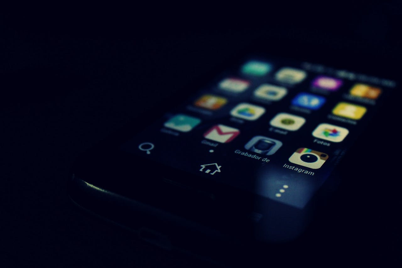 cara mengatasi download tertunda di playstore