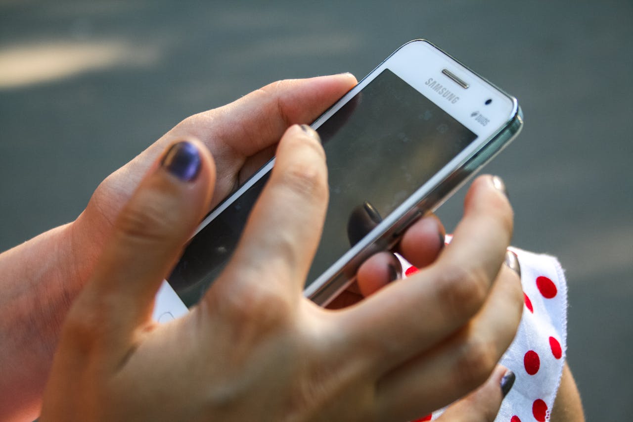 penyebab aplikasi tidak kompatibel di playstore