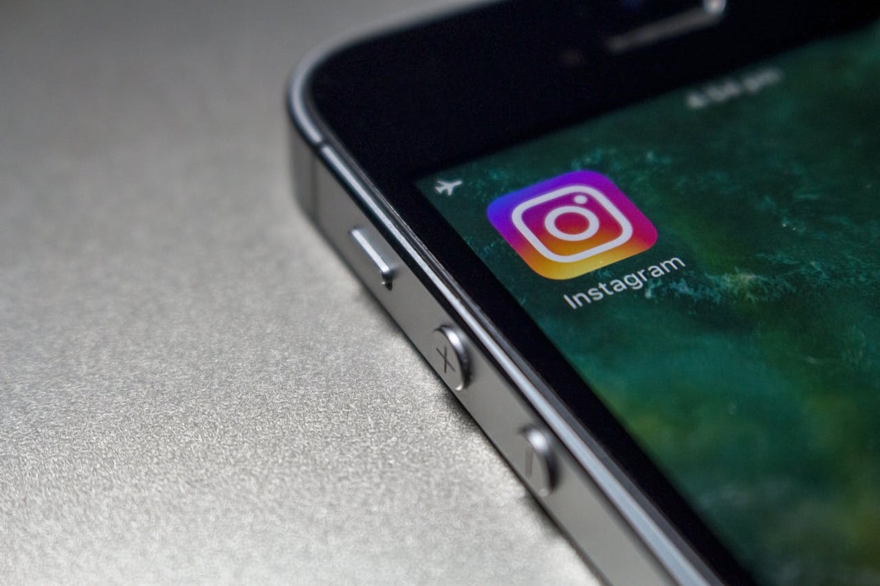 cara mengetahui siapa yang menyimpan foto kita di instagram