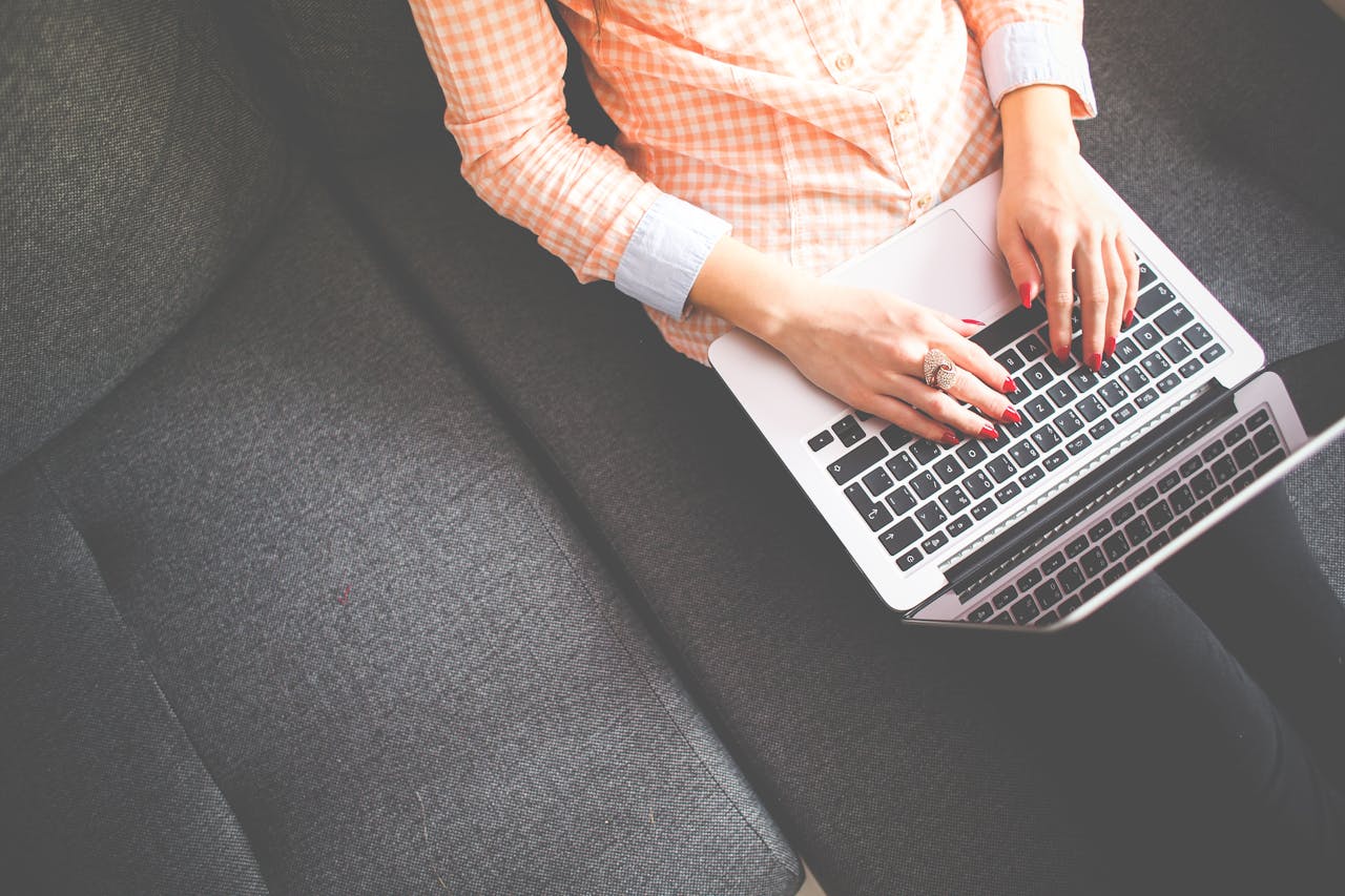 Cara Download Aplikasi di Laptop
