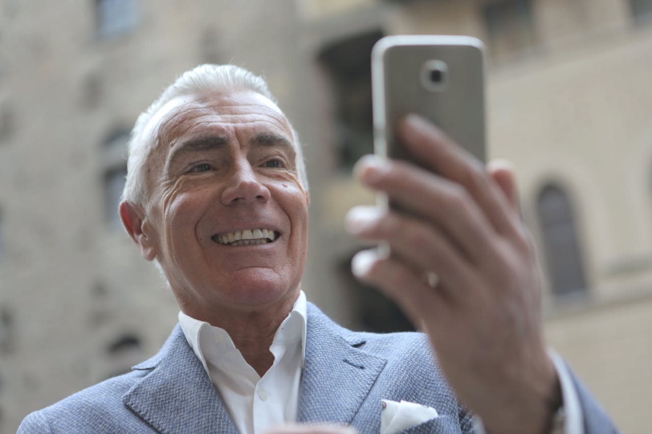 Penyebab Kamera Whatsapp tidak bisa digunakan saat Video Call