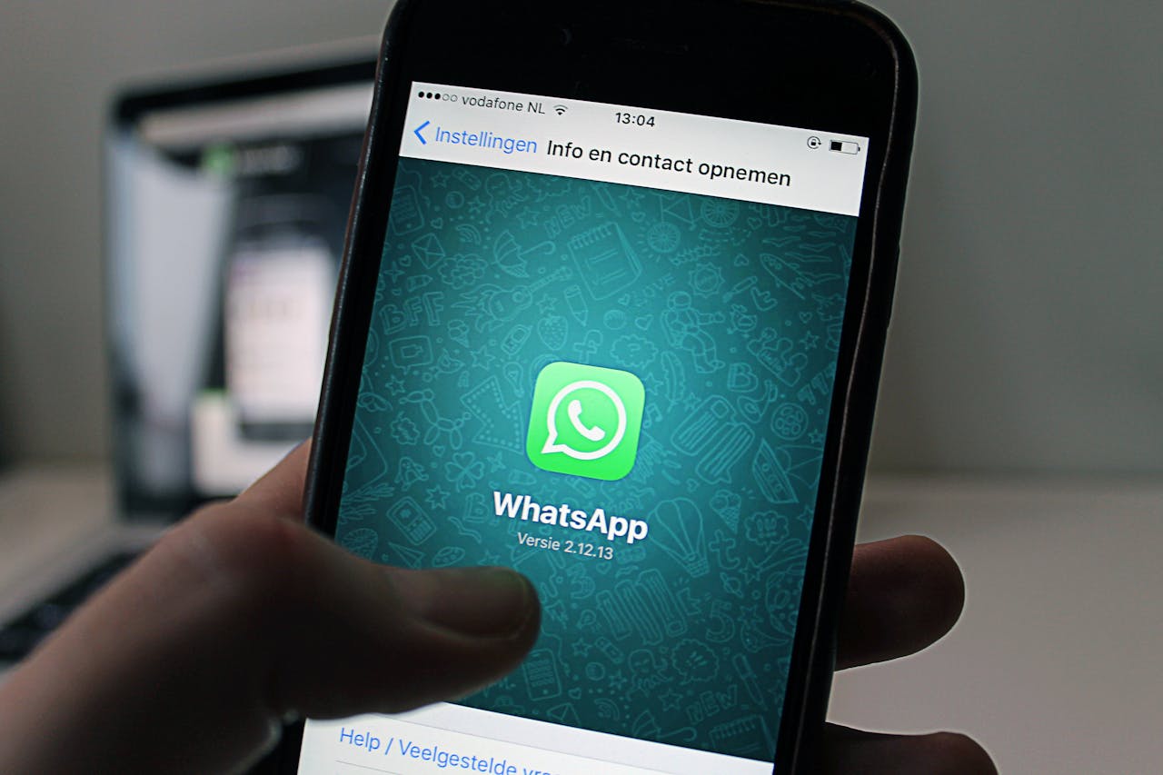 Mengapa Smartphone Microsoft Tak Bisa Menginstal WhatsApp